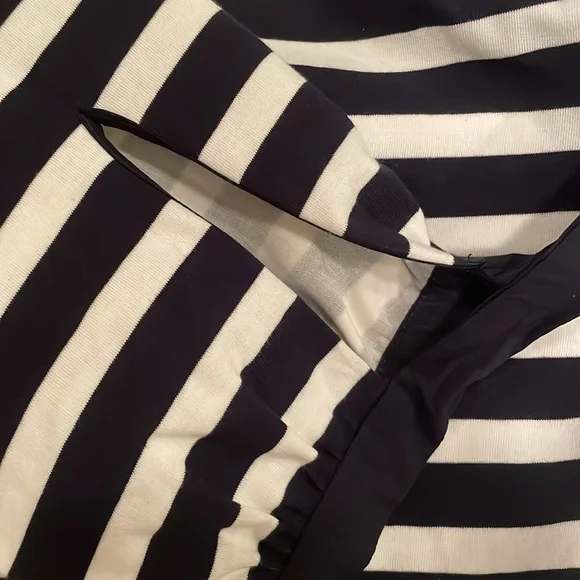 J Crew Women's Nautical Navy and White Striped Off the Shoulder 3/4 Sleeve Top - Picture 9 of 9